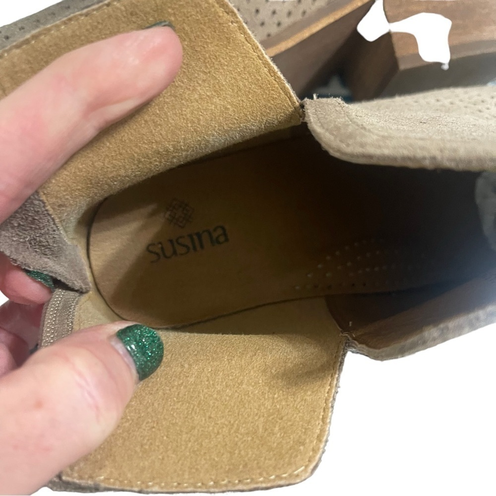 Susina Neutral Perforated Tan Suede Chunky Heel Ankle Booties Size 6.5 - Picture 13 of 13